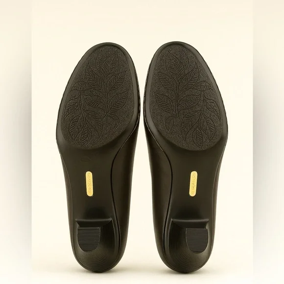 Softspots Brown Leather Heels 8.5W | Classic Round Toe Comfort Pumps - Picture 6 of 6